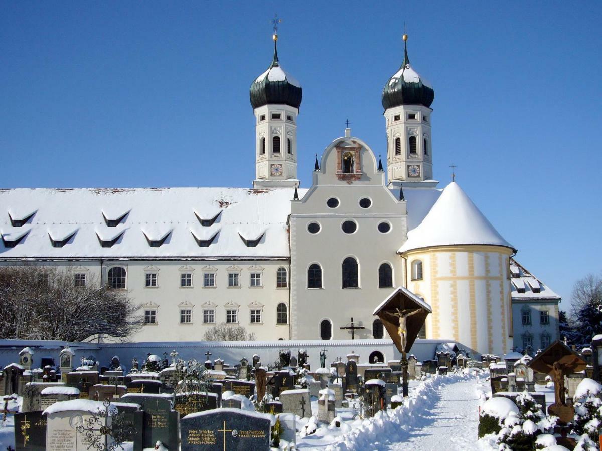 Kloster Benediktbeuern - Gastehaus Der Salesianer Don Bosco エクステリア 写真
